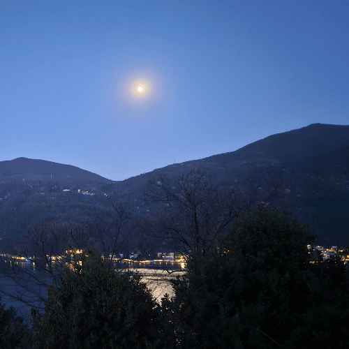 Mond über dem Lago di Lugano